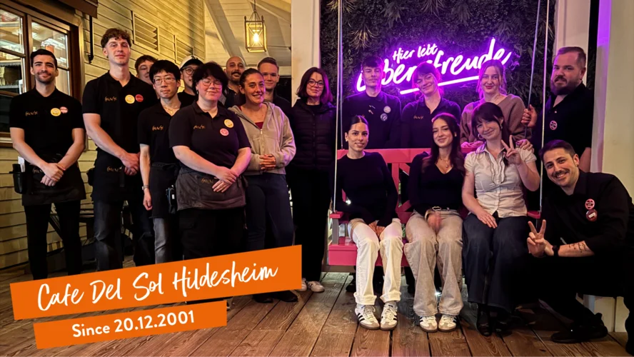 Ein Teambild von den Mitarbeitern im Cafe Del Sol Hildesheim.