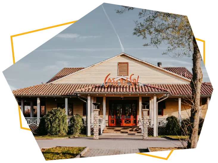 Außenansicht eines Cafe Del Sol-Standortes.