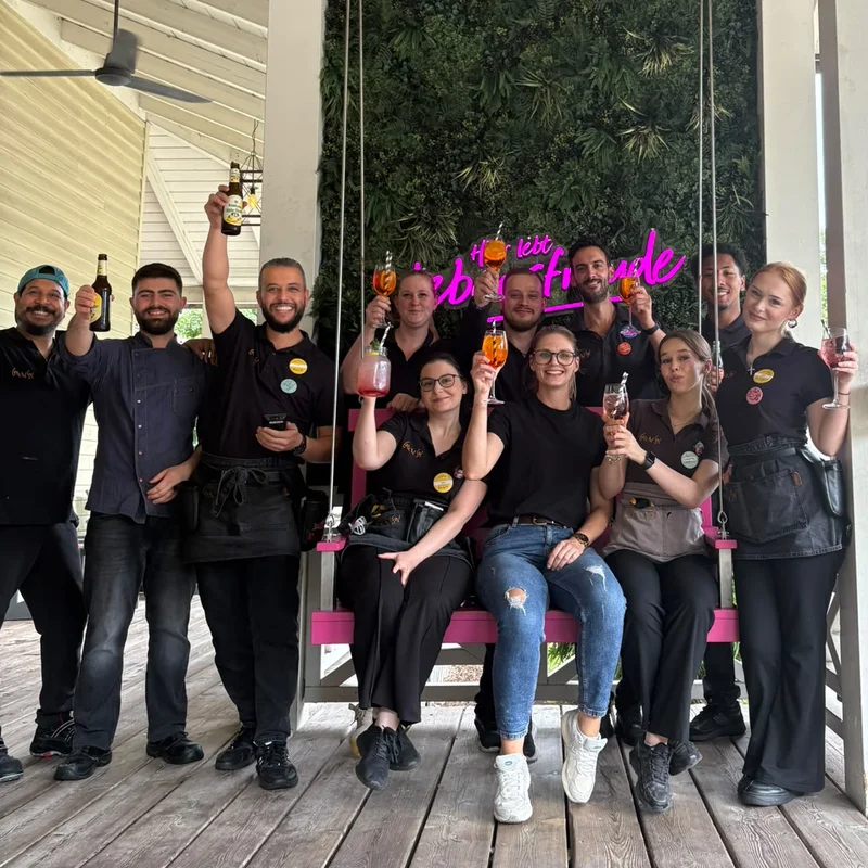 Ein Teambild von den Mitarbeitern im Cafe Del Sol Gelsenkirchen Mitte.